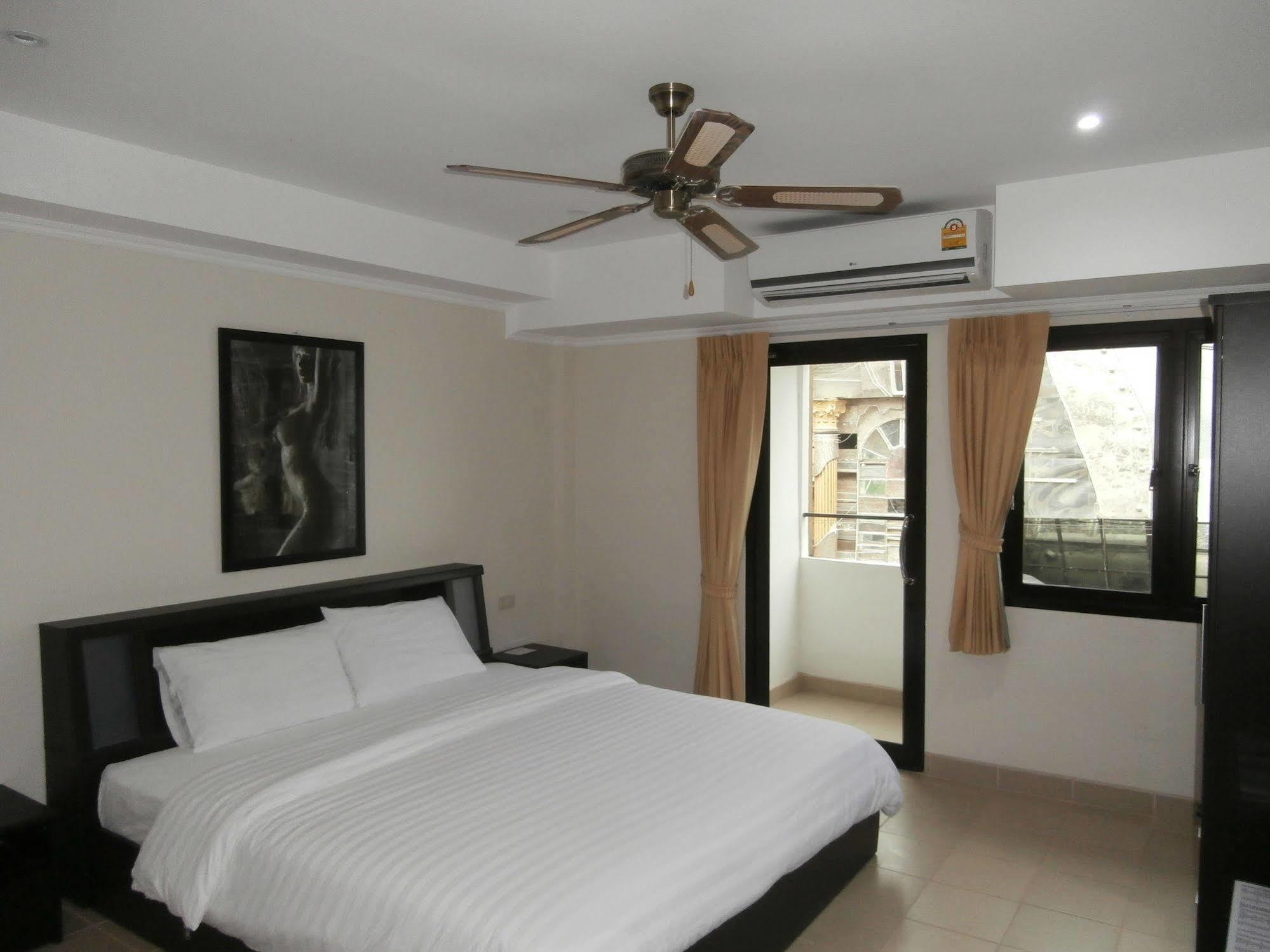 The Classroom Hotel Патая Екстериор снимка